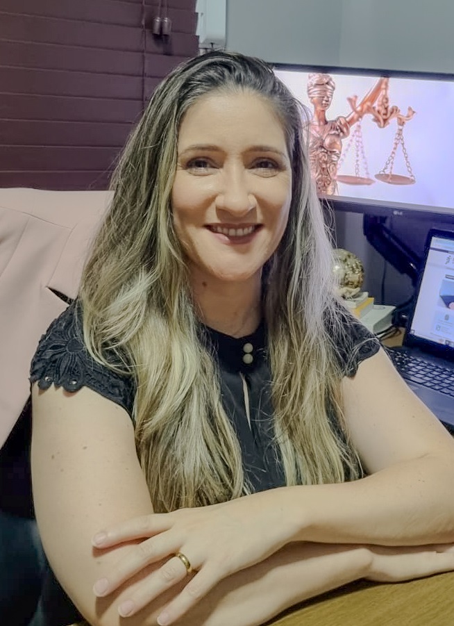 Dra. Viviane Freire